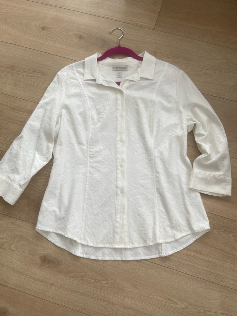 Dana Buchman Size Large off white Textured Button-Front Woman's Shirt